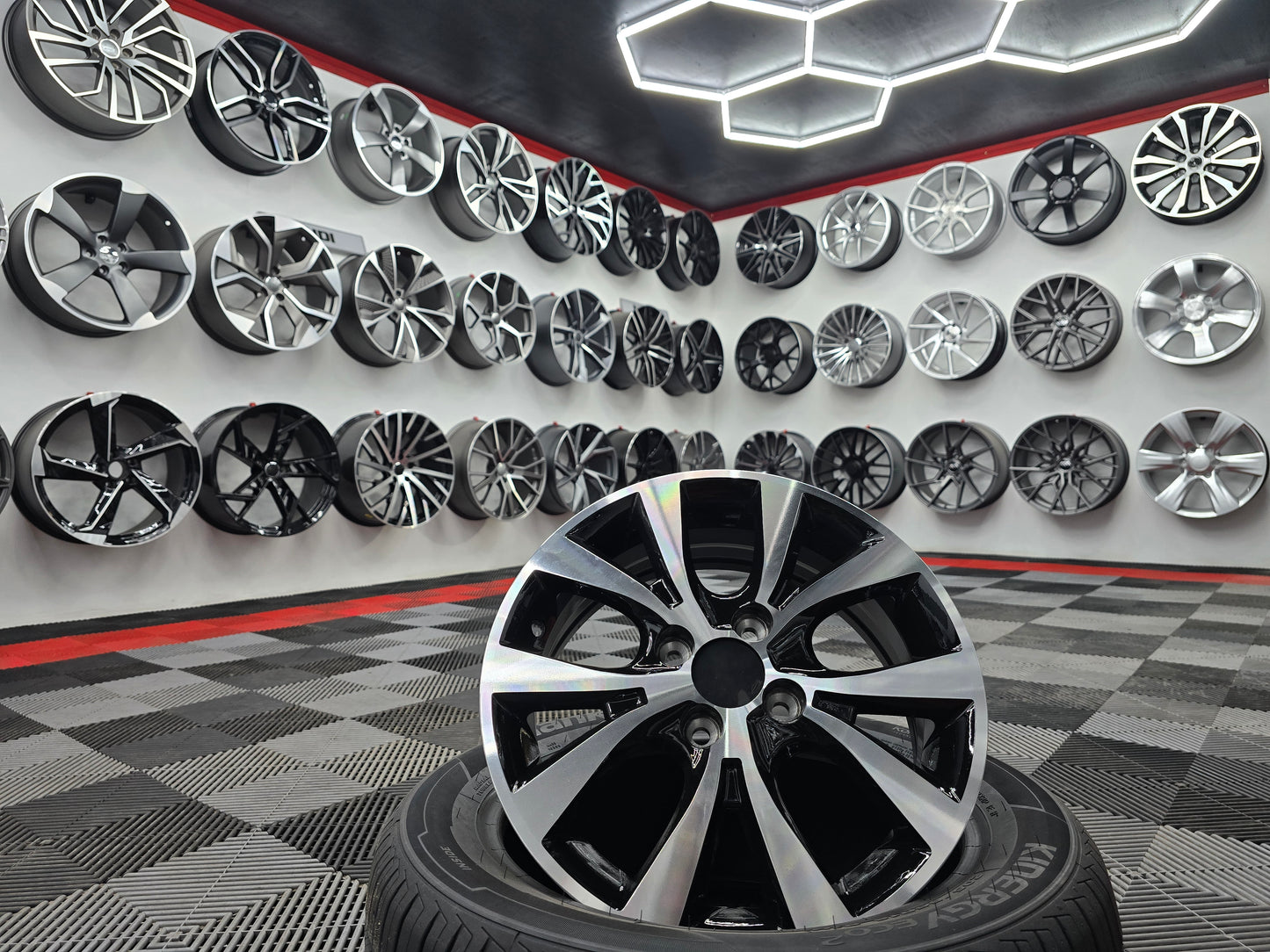 15" 4x100 alloy wheels black/polish face