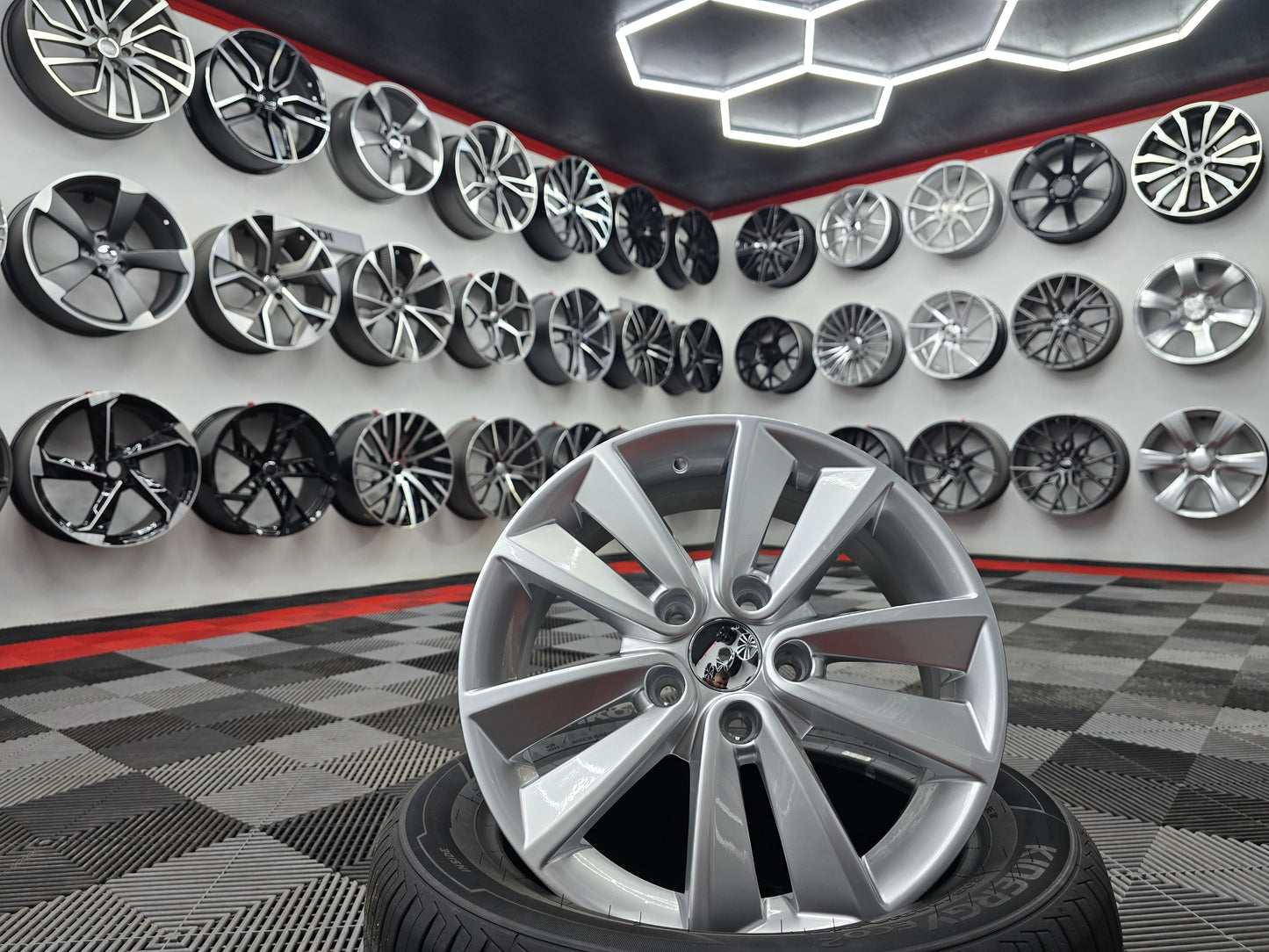 16" RE025 5X114 Alloy Wheels Sliver