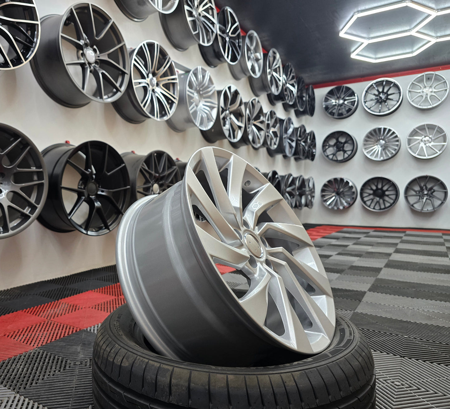 18" 5x112 Scirocco Style Alloy wheels