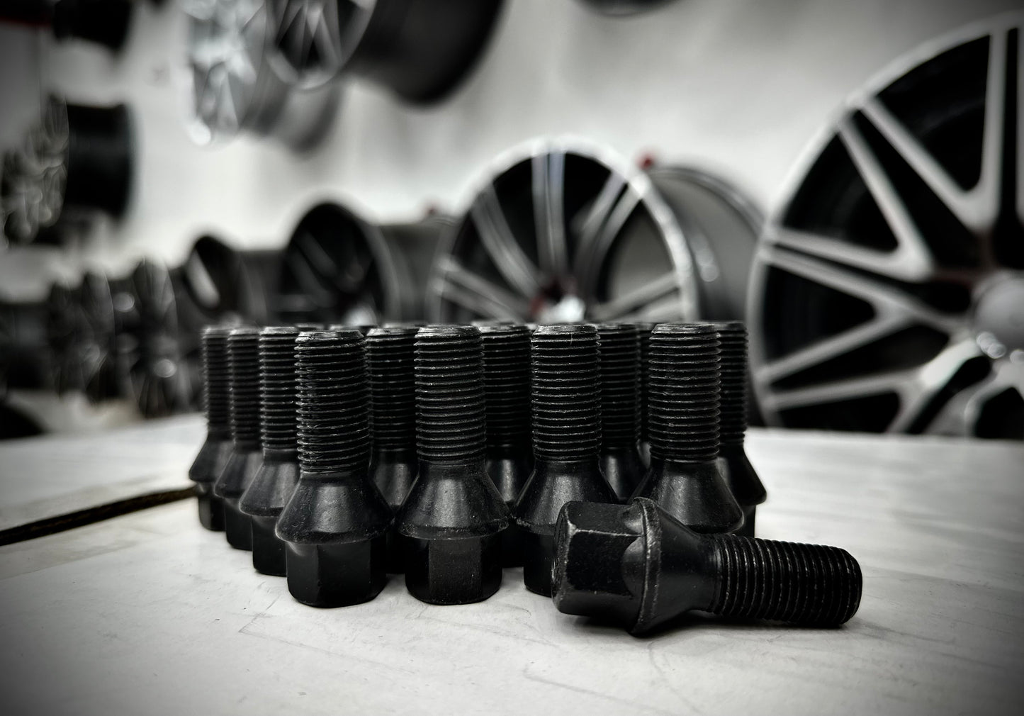 14x1.25 Bolts 38mm (Black) 60 Deg Taper