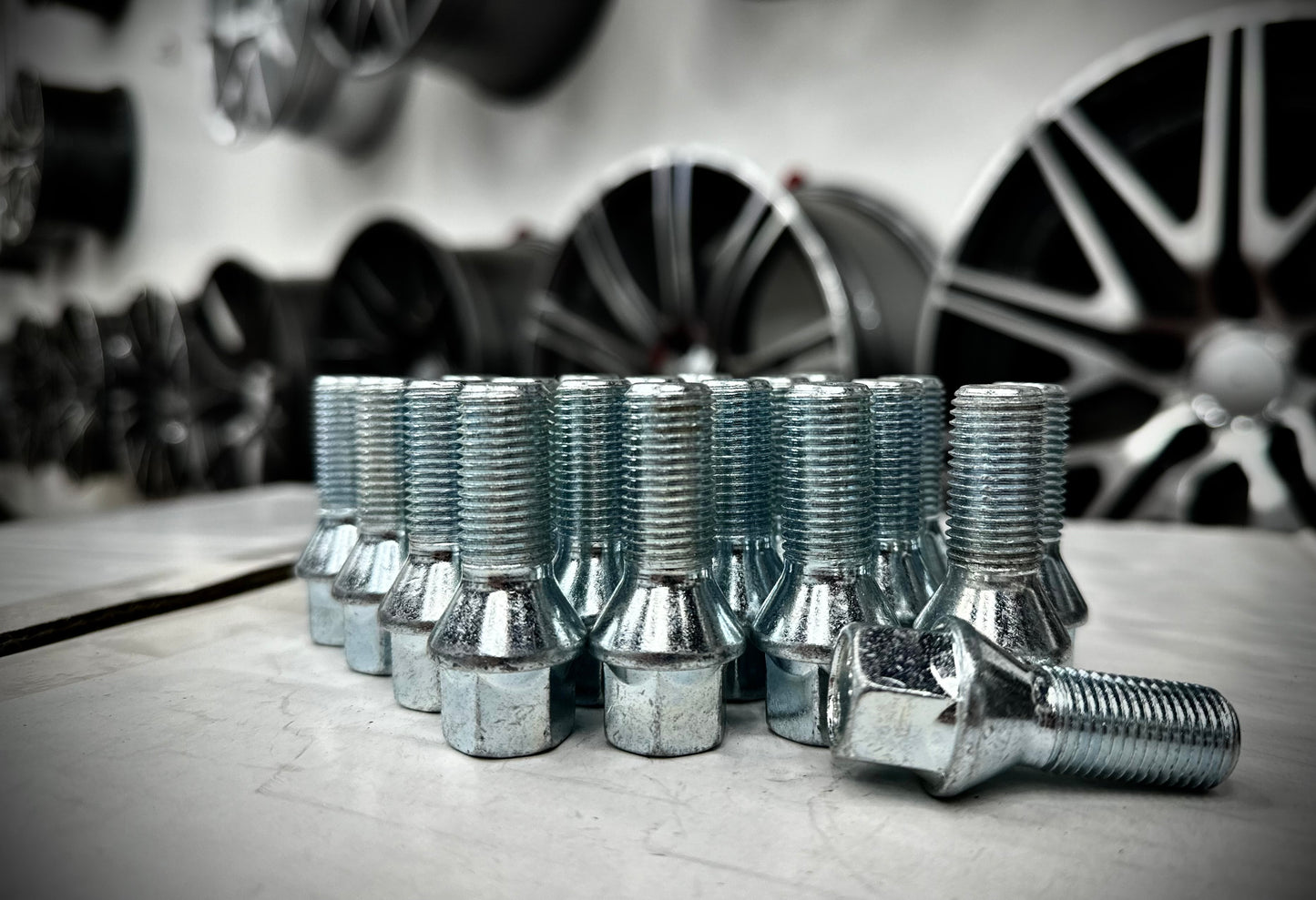 14x1.25 Bolts 33mm (Sliver) 60 teg taper