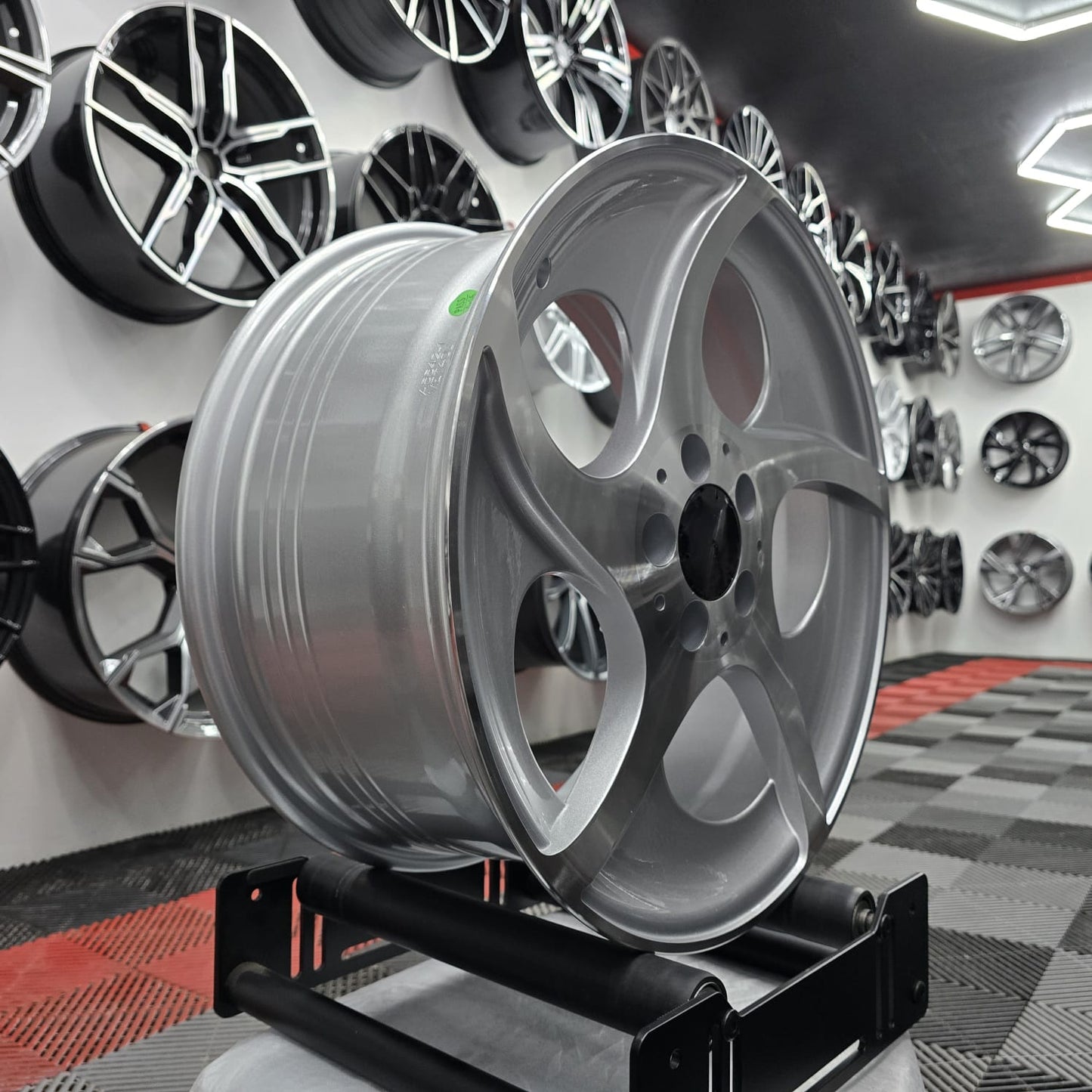 18" 5x112 ALPHARD STYLE ALLOY WHEELS