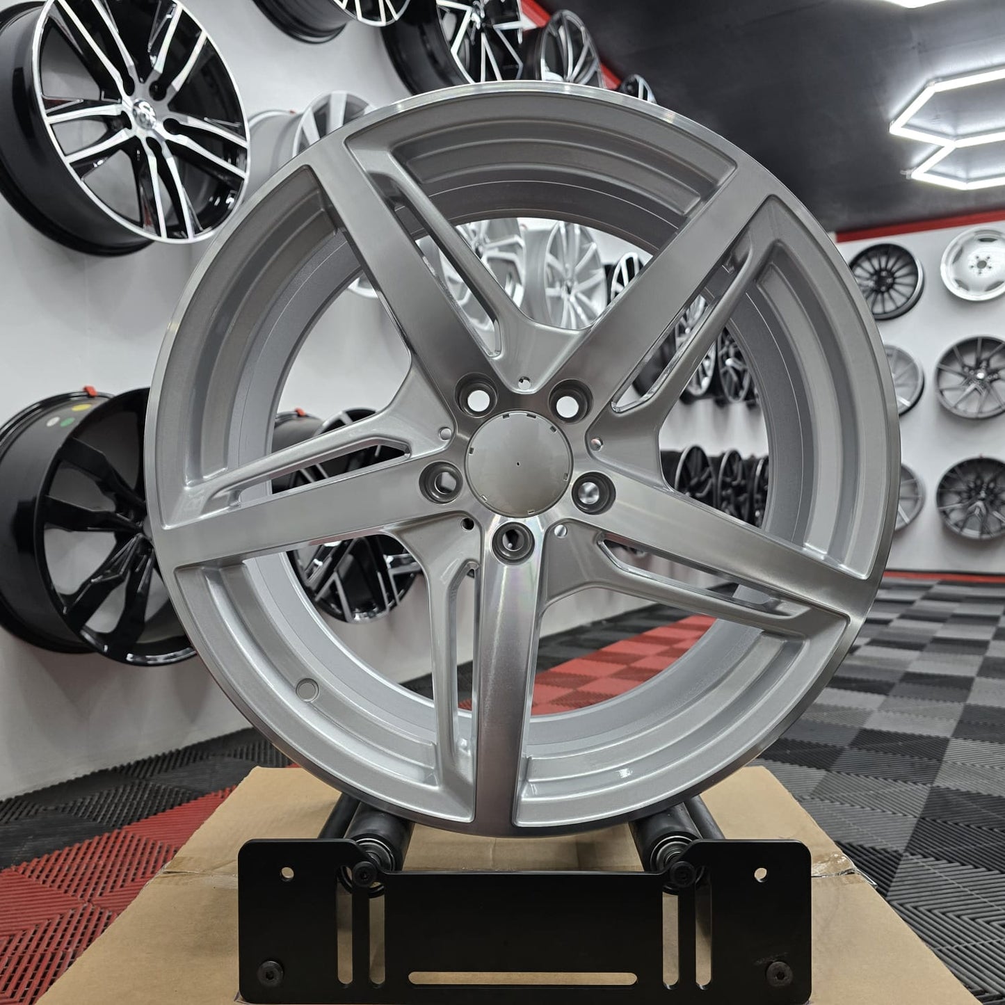 18" R4 Design IV230034 Style Alloy Wheels Sliver Machine cut face
