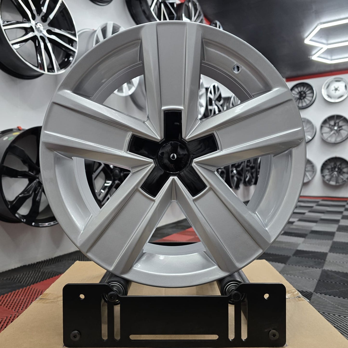 16" Highline style 230168 Sliver (Extra load Van)
