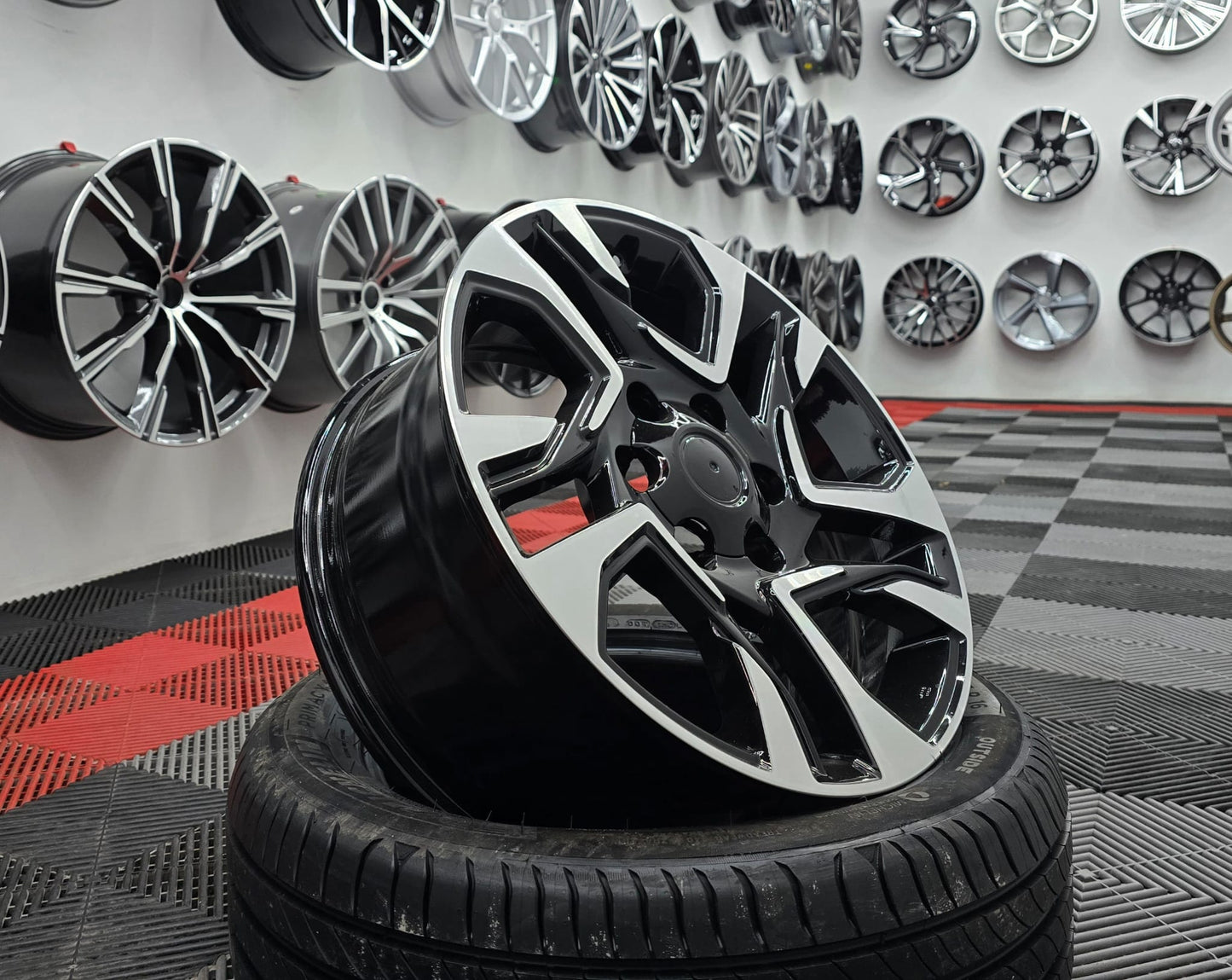 18" Leisure 6X139 Alloy Wheel