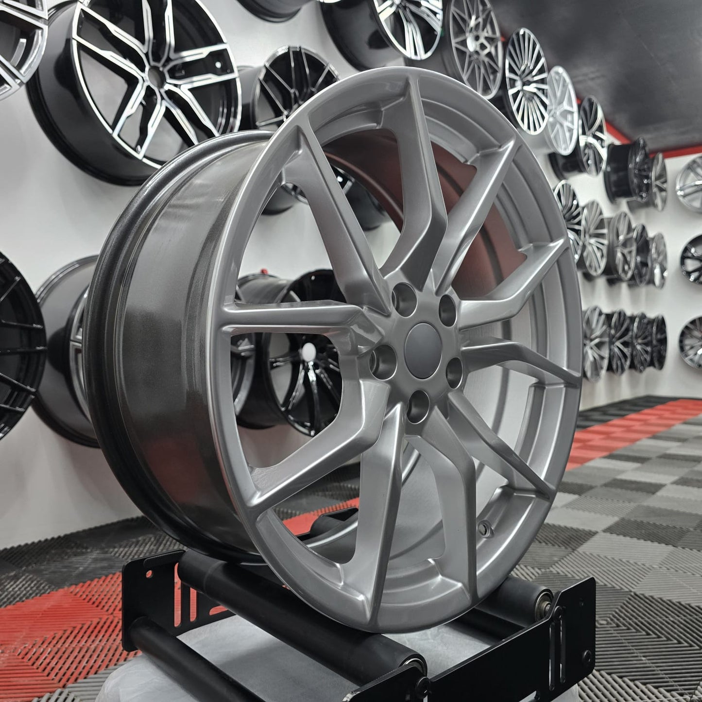 19" 5x108 Ford 230369 Style, Sliver