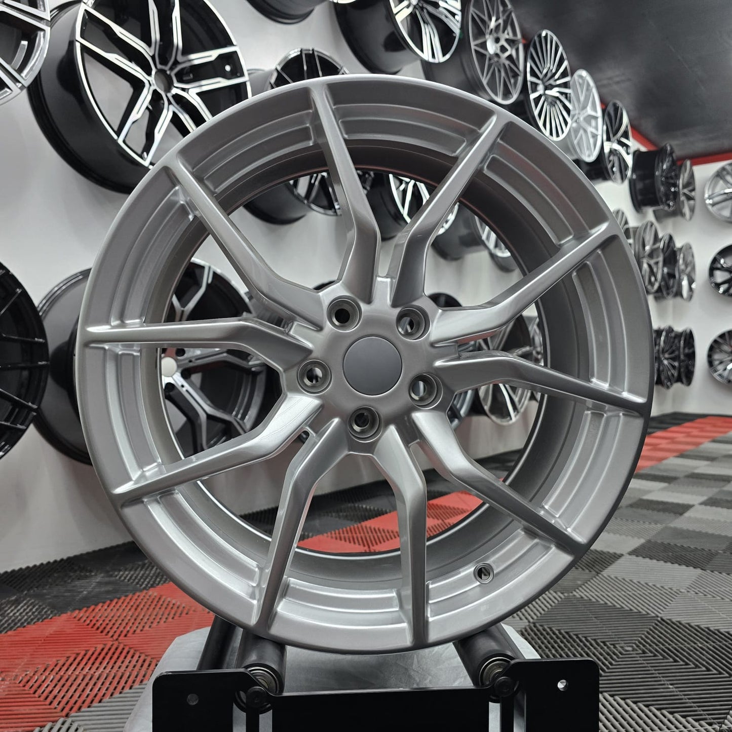 19" 5x108 Ford 230369 Style, Sliver