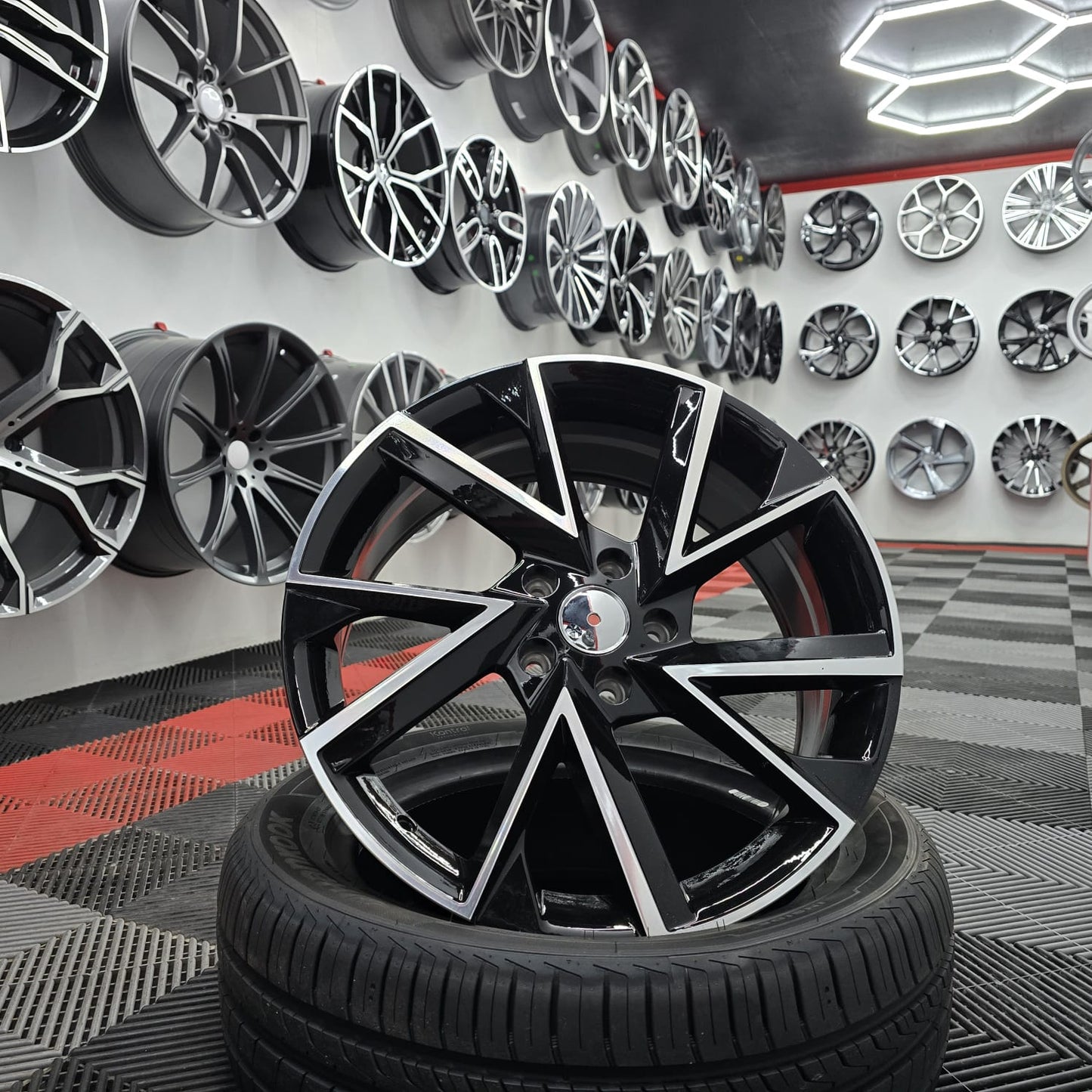 18" VRS Style Alloy Wheel 5 x 112