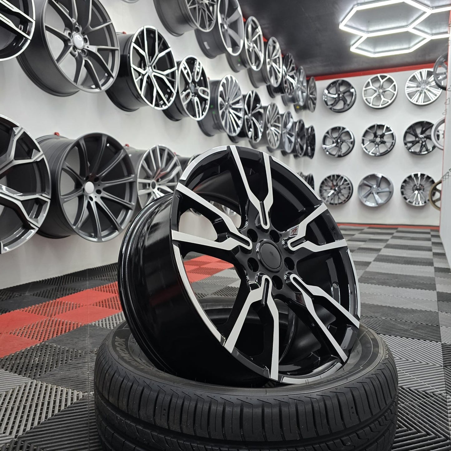 18" 637 Style Alloy Wheel