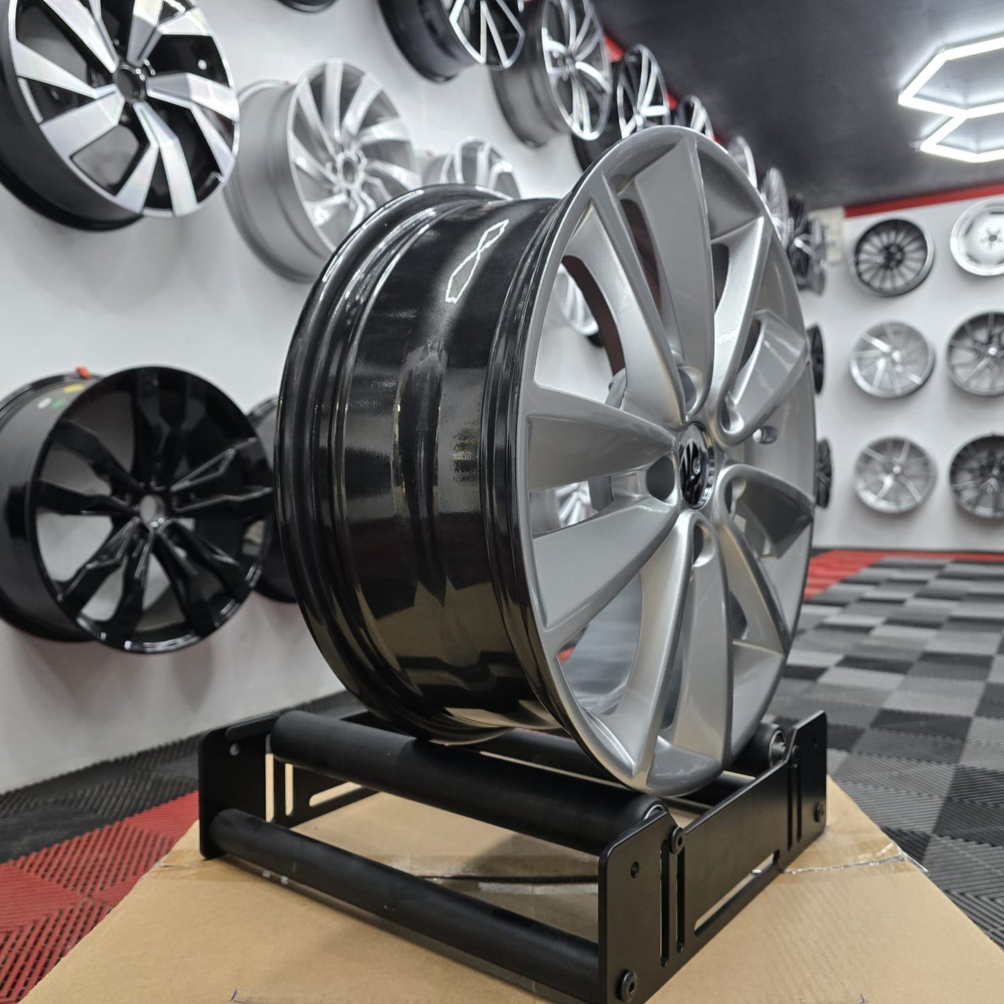 16" RE025 Alloy Wheels 5x108 sparkle sliver