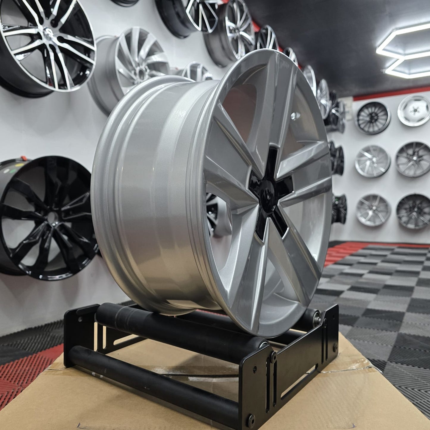 16" Highline style 230168 Sliver (Extra load Van)