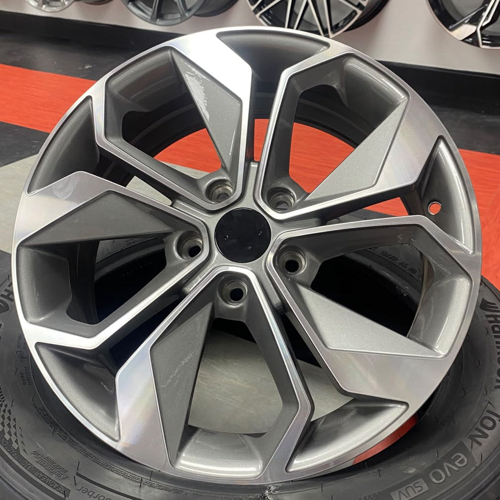 18" 5x114 230145 Gunmetal Machine face