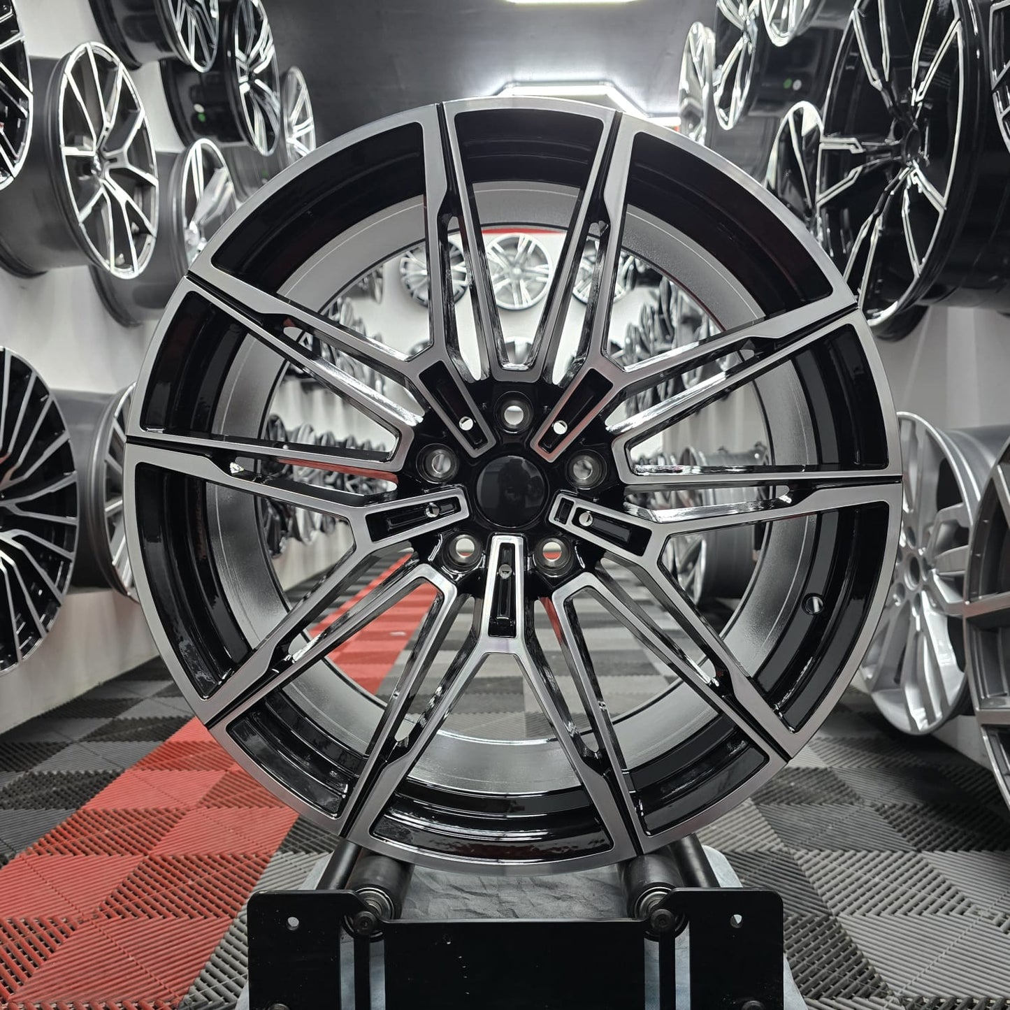 19" 391305 Style Alloy Wheels Black Machine face (8.5j X4)