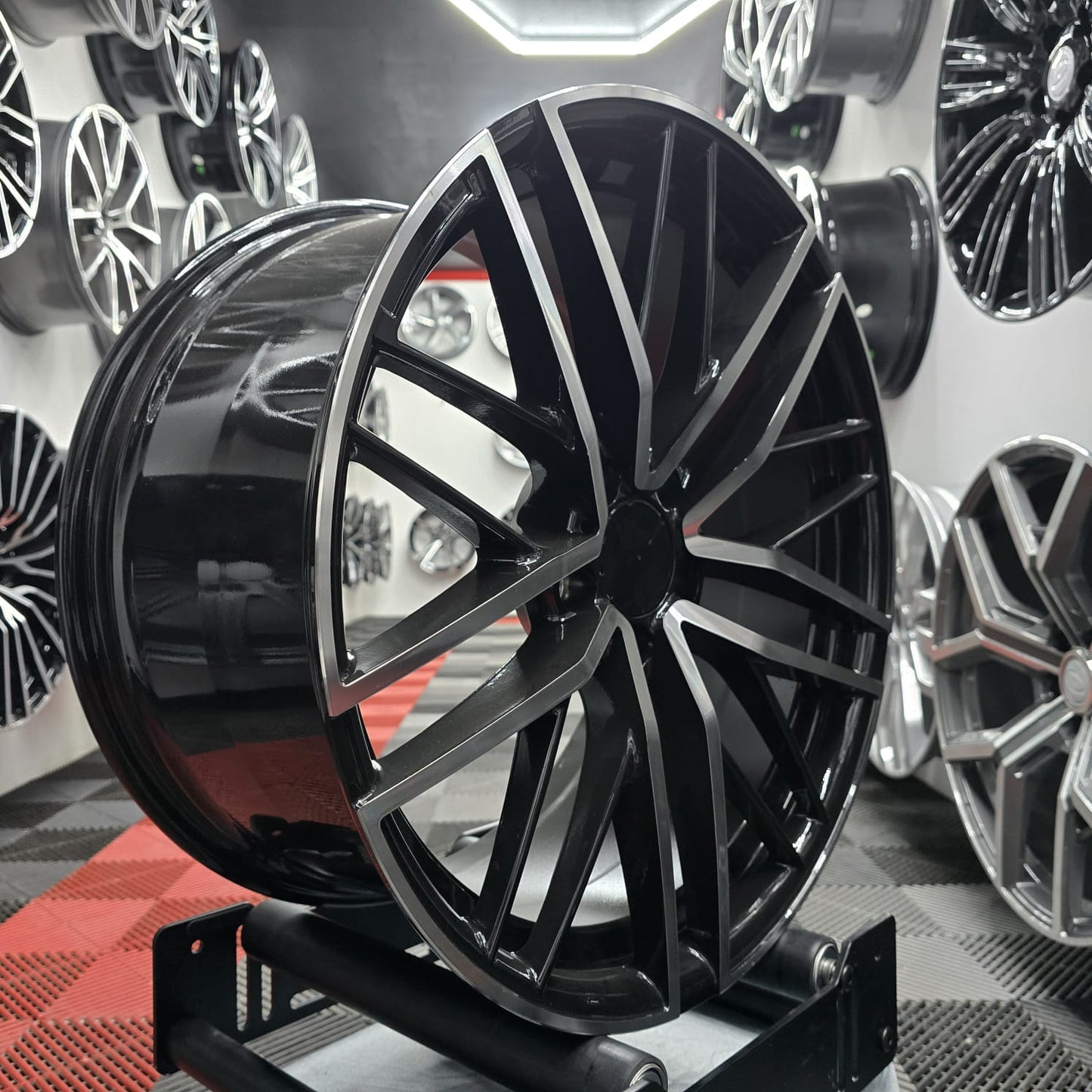 19" Merc 564 Style Alloy Wheels