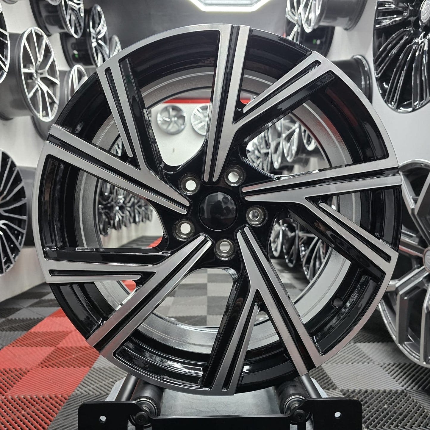 18" 5x112 560 Style Alloy wheels
